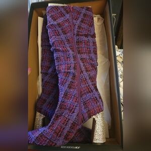 Betsey Johnson Declaan Purple plaid boots sz 8